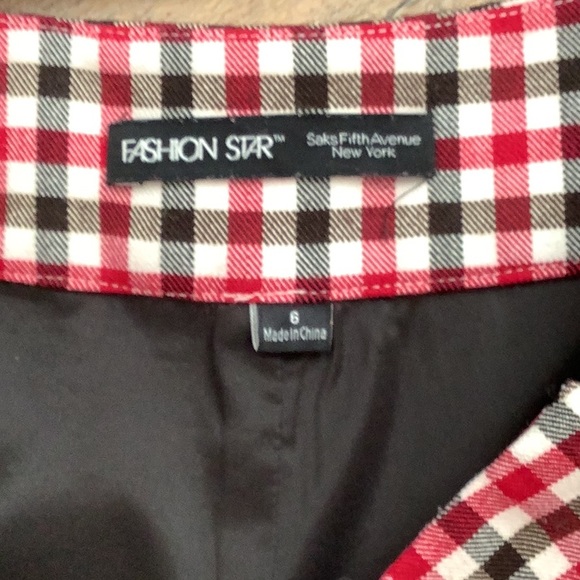 Fashion Star Plaid Shorts 🖤❤️🖤❤️🖤 - Picture 3 of 5